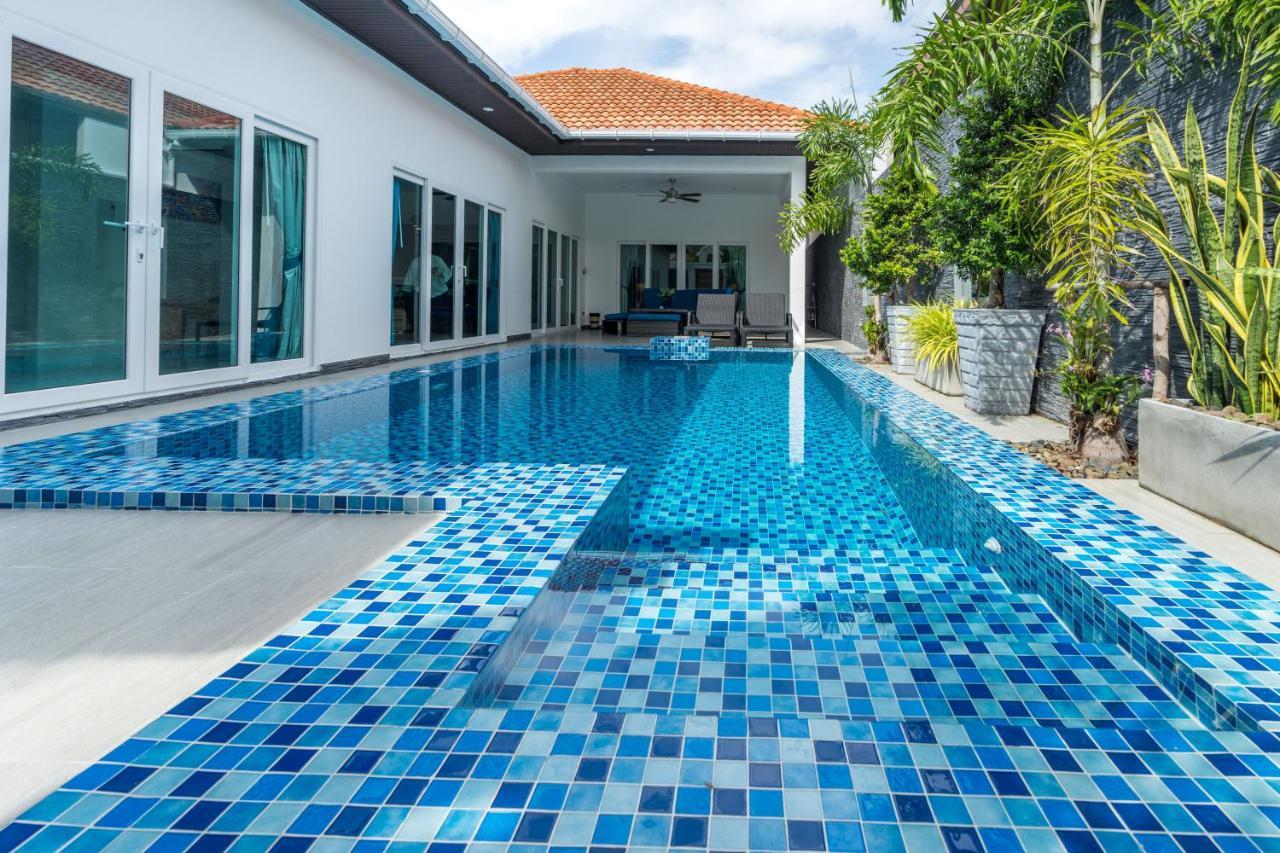 Majestic By Korawan Villa Pattaya Exterior foto